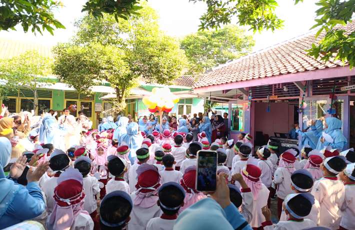 MPLS Hari Pertama di TK Islam Al Irsyad 01 Cilacap Berlangsung Meriah dan Penuh Keceriaan