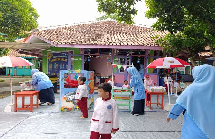 JELAJAH DUNIA DENGAN OPERET MINI